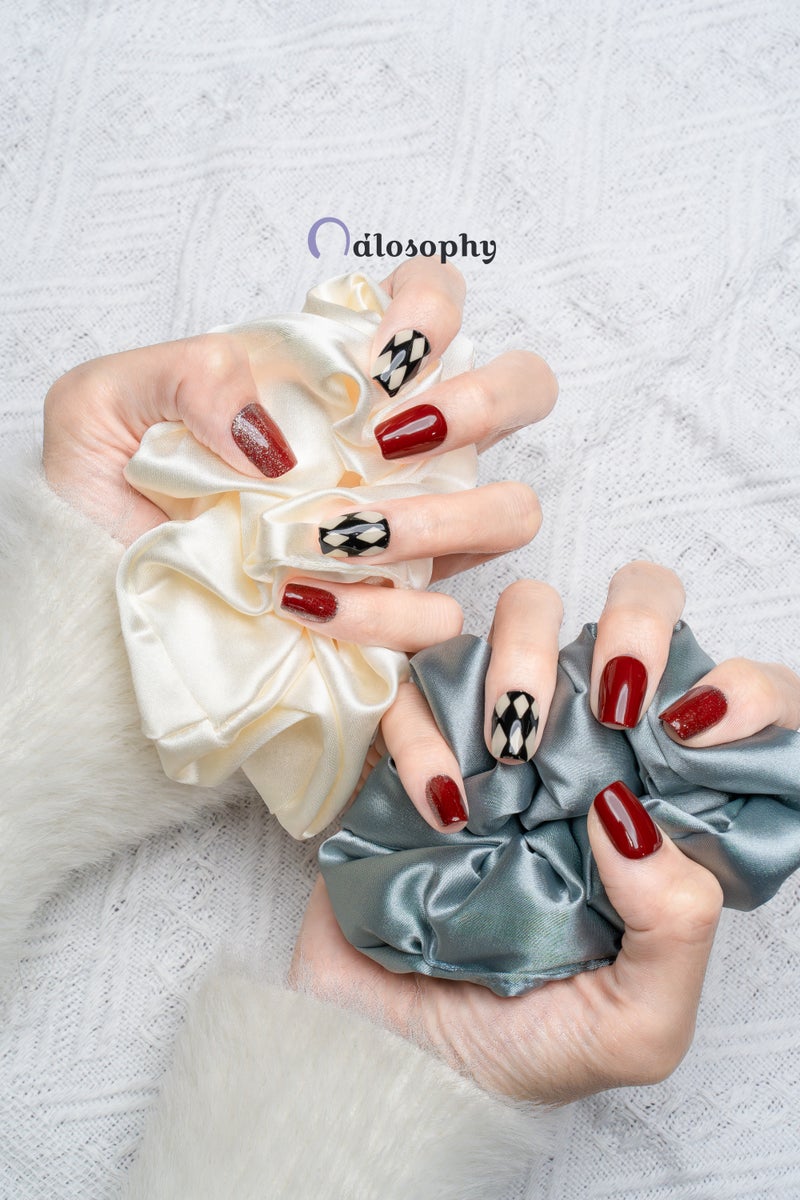 Nailosophy أظافر جل مضغوطة يدوية الصنع بلون النبيذ الأحمر العتيق | شكل مربع - Image 4